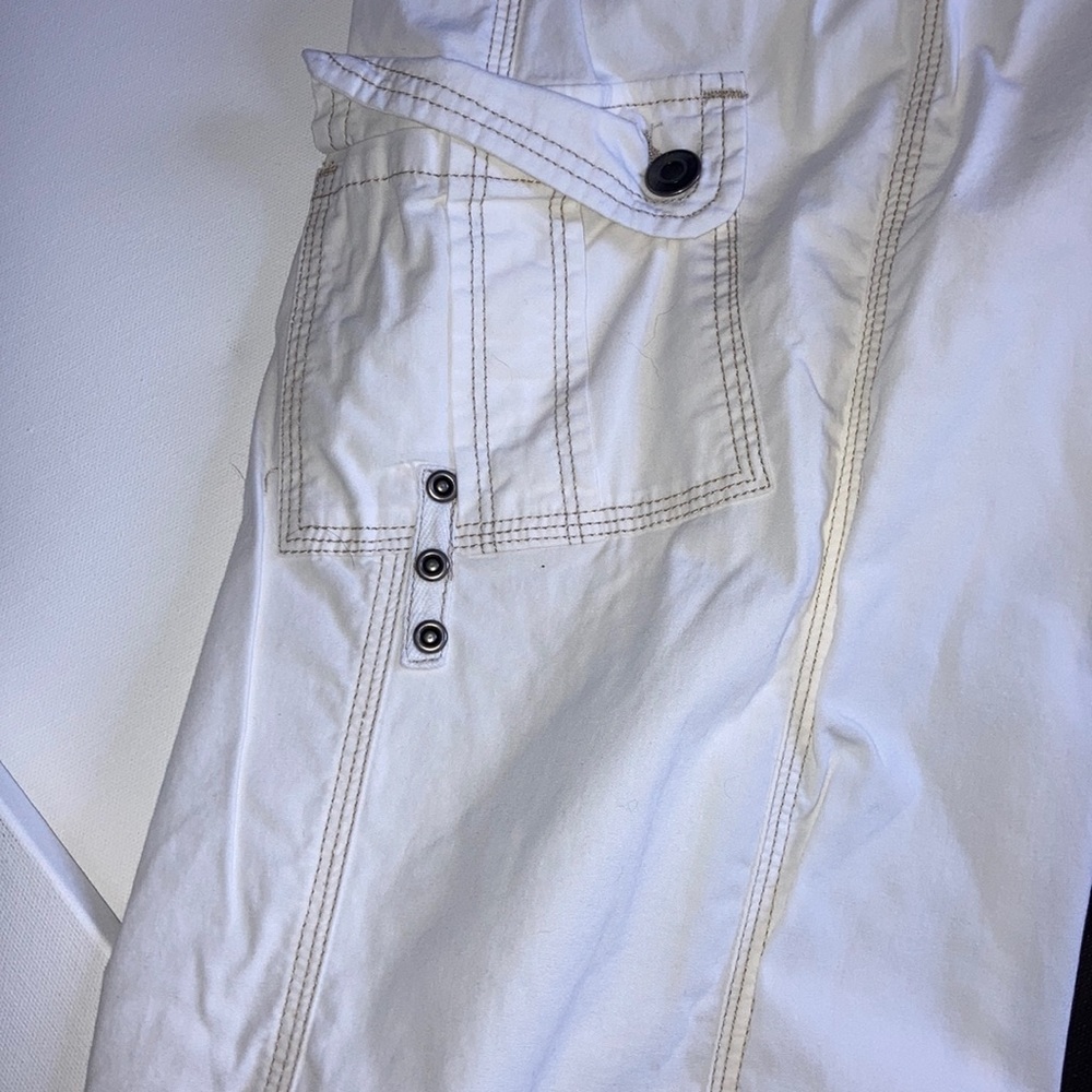 Adjustable capris. - Picture 4 of 10